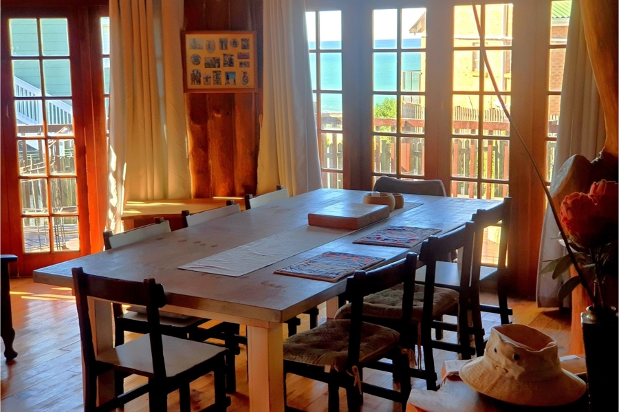 3 Bedroom Property for Sale in Boggomsbaai Western Cape